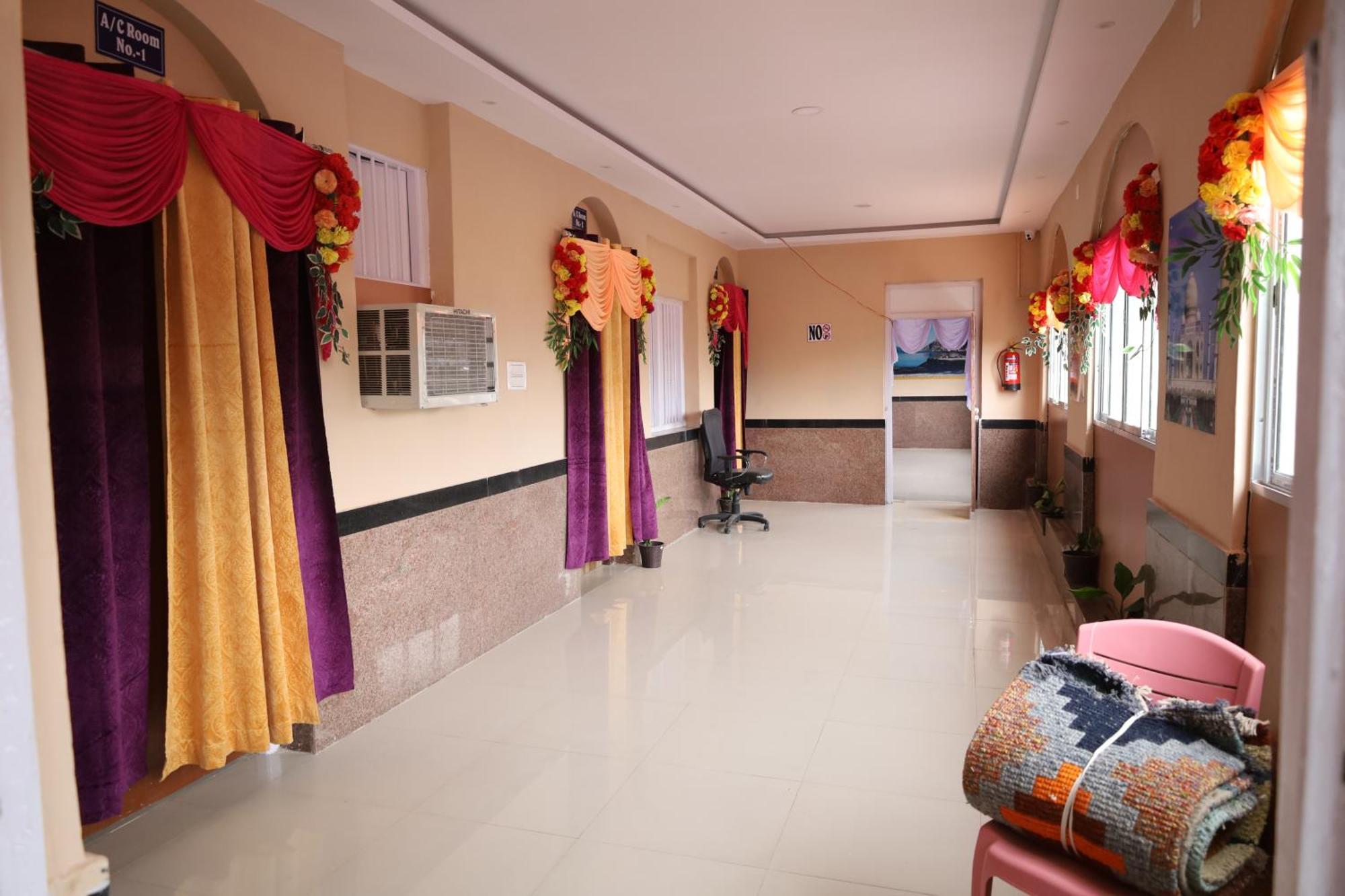 Отель Rail Nest Kharagpur Экстерьер фото