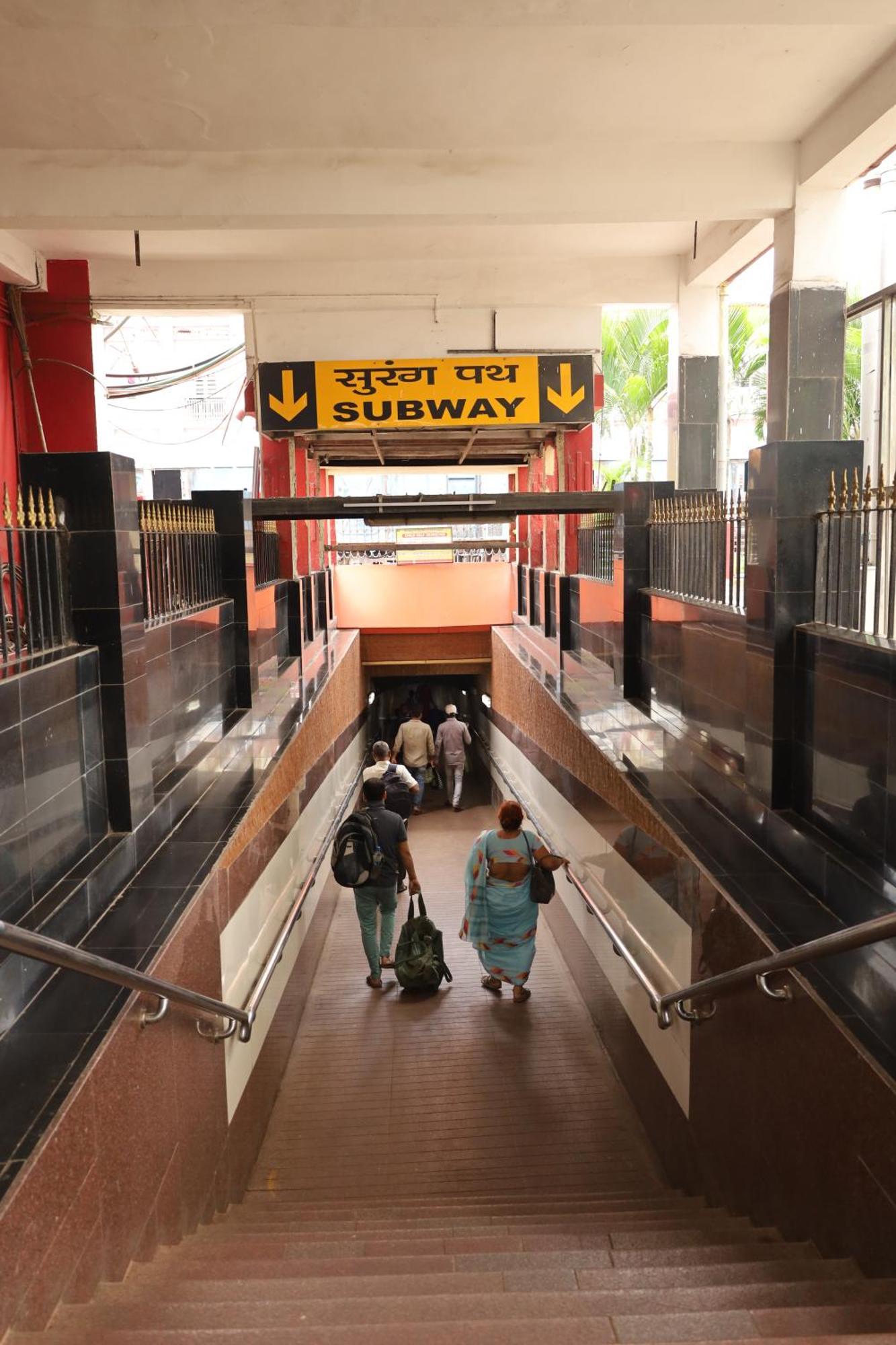 Отель Rail Nest Kharagpur Экстерьер фото